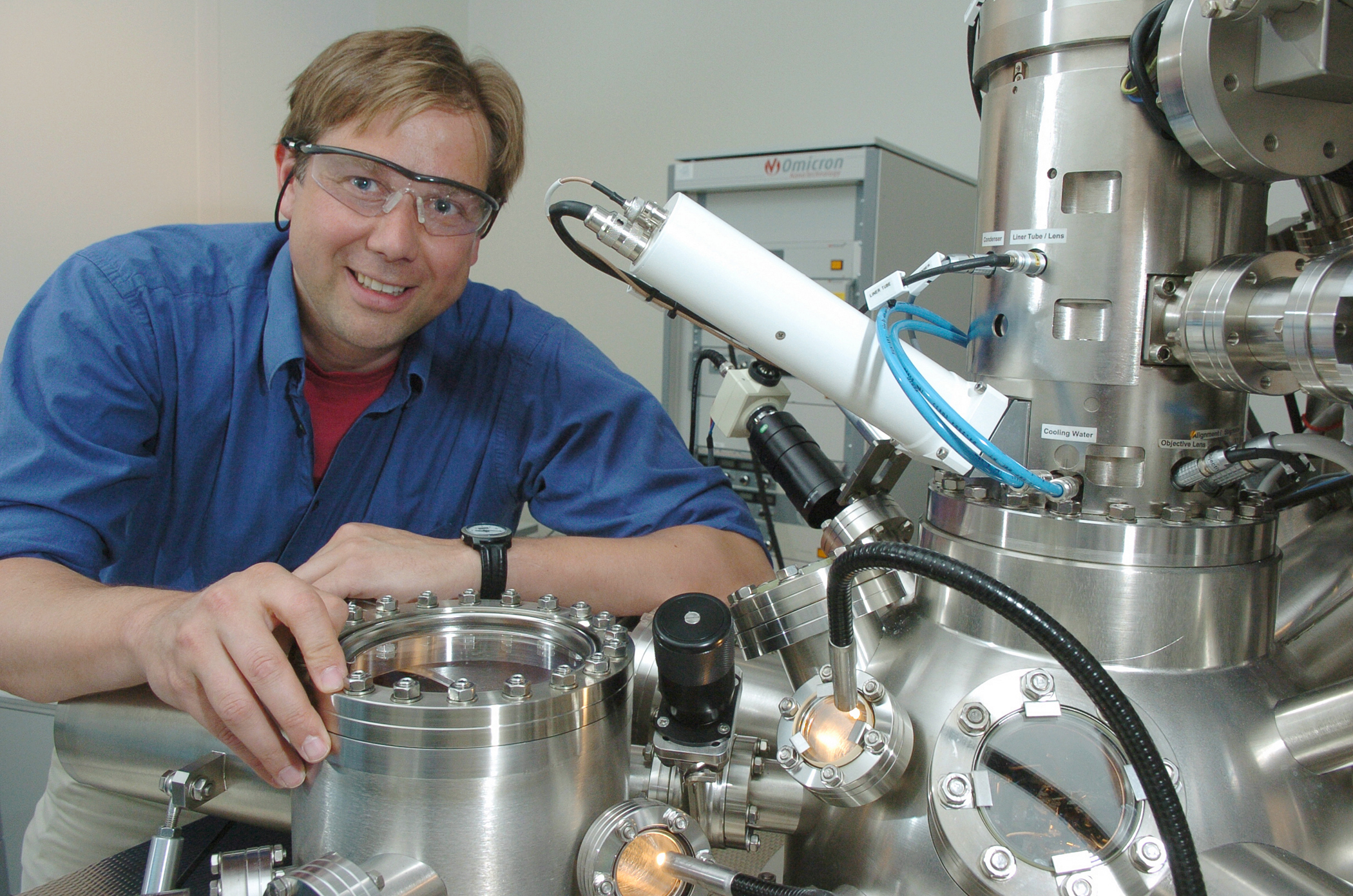 Cámara de ultra alto vacío de un microscopio de efecto túnel