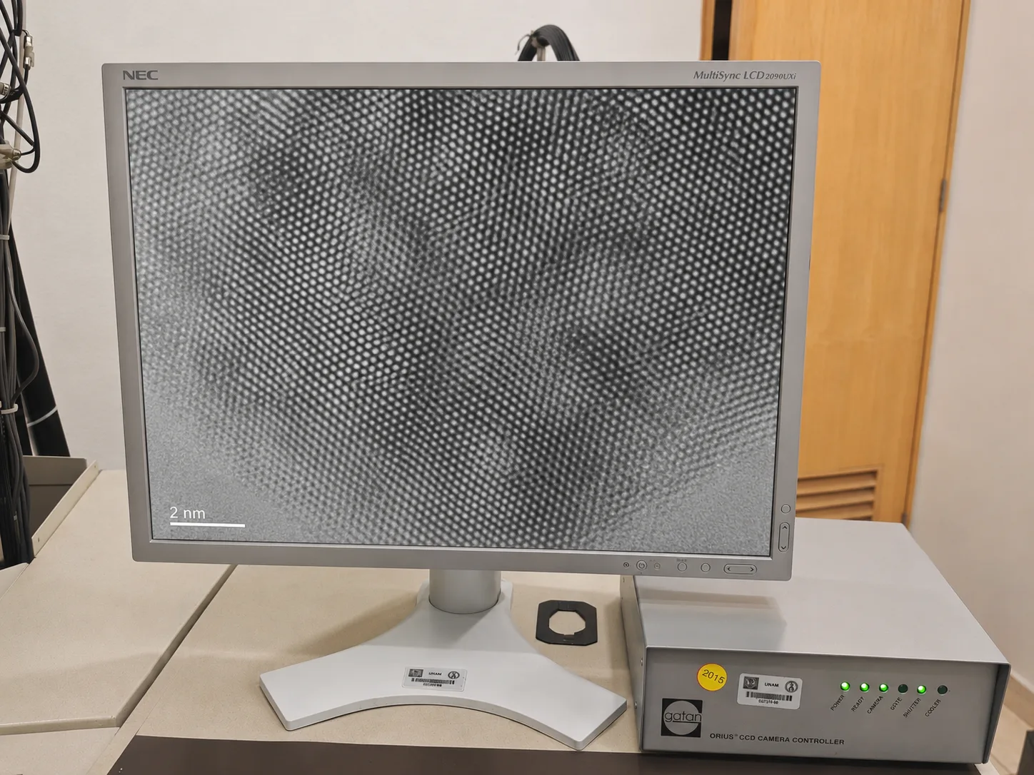 Microscopio electrónico de transmisión (TEM)